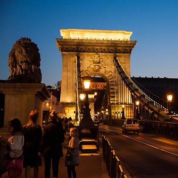 Цепной мост. Ночная съемка. Будапешт. Фотографическое агентство GurFoto.Ru